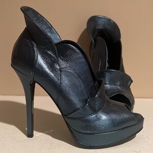 Jerome C. Rousseau Metallic Grey Purple Women's Peep-Toe Shoe 38 1/2